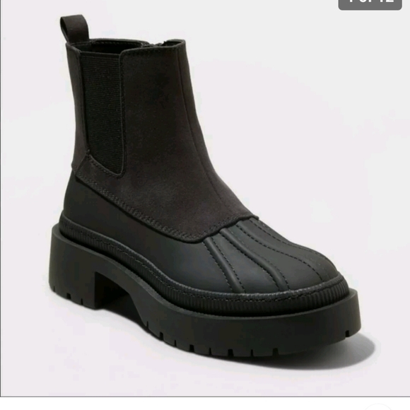 Universal Thread Shoes - Universal Thread Women's Black Ella Chelsea Duck Boots